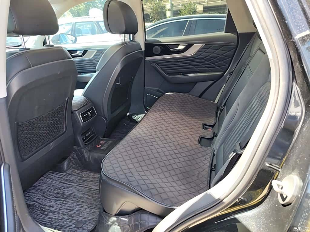 Hongqi HS5, 2021 17