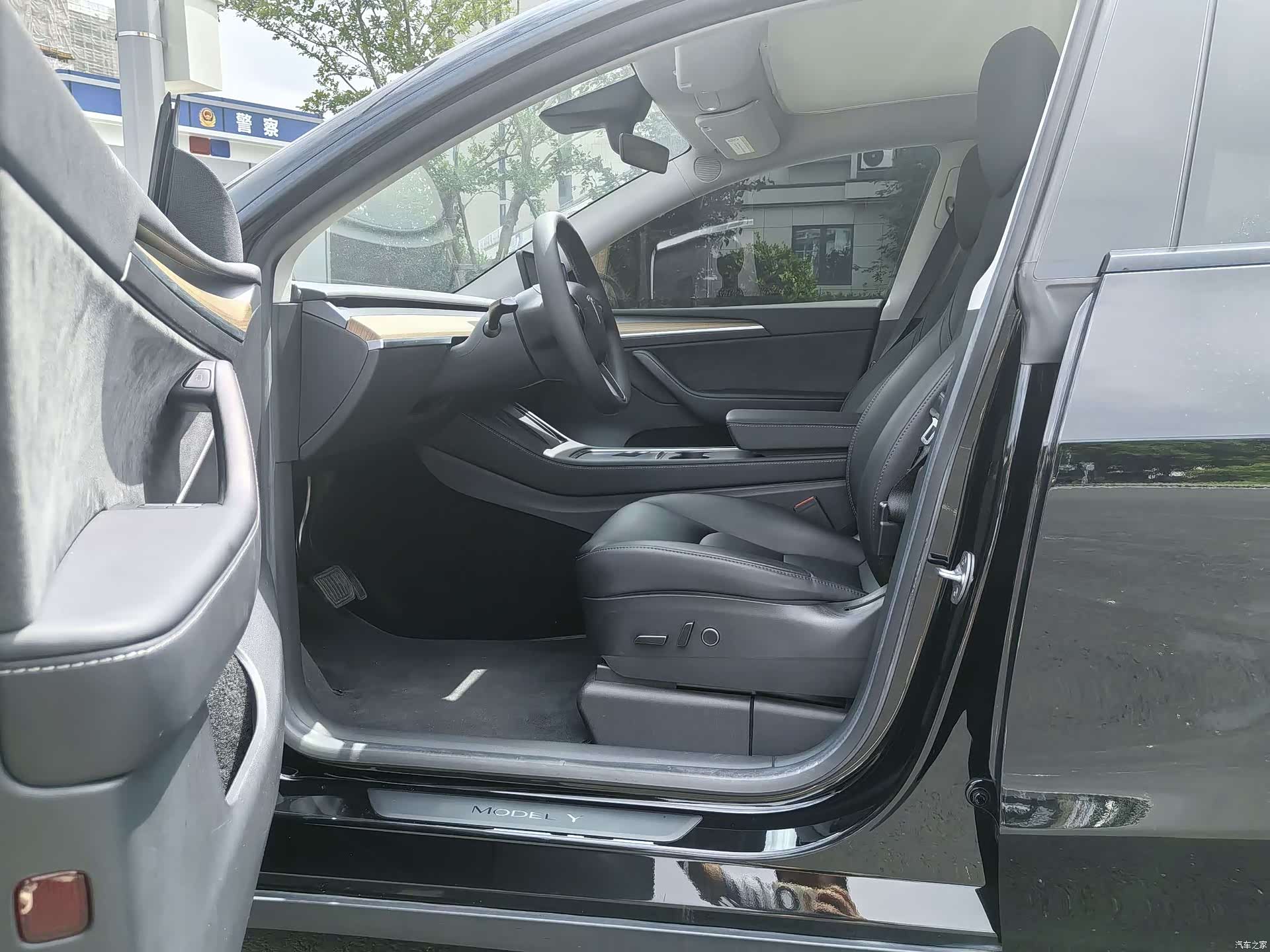 Tesla Model Y, 2023 7