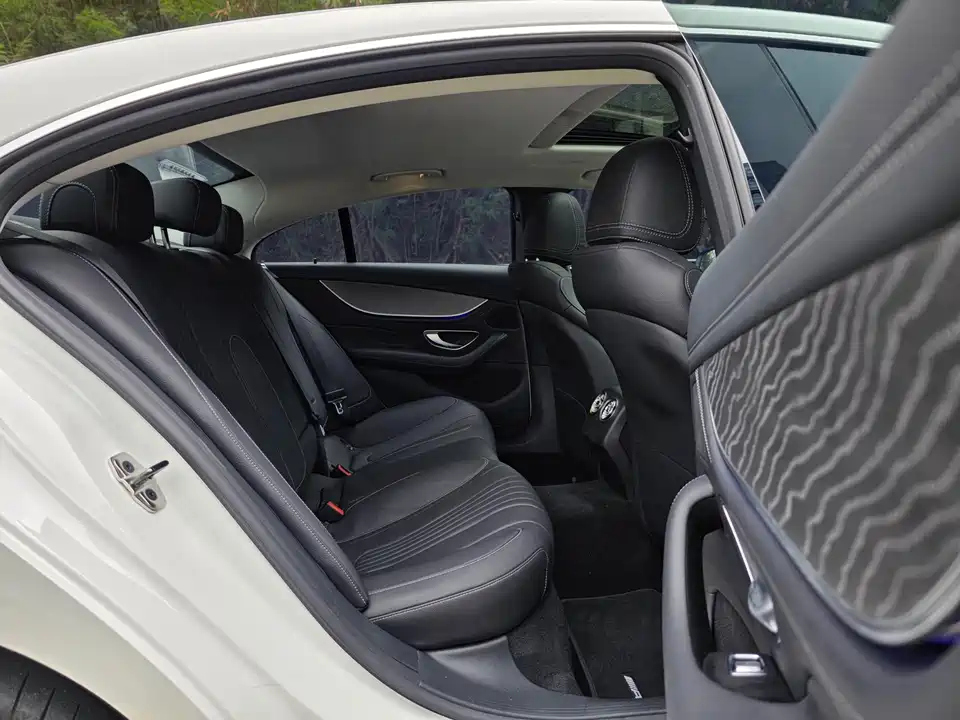 Mercedes-Benz CLS Mercedes-Benz CLS