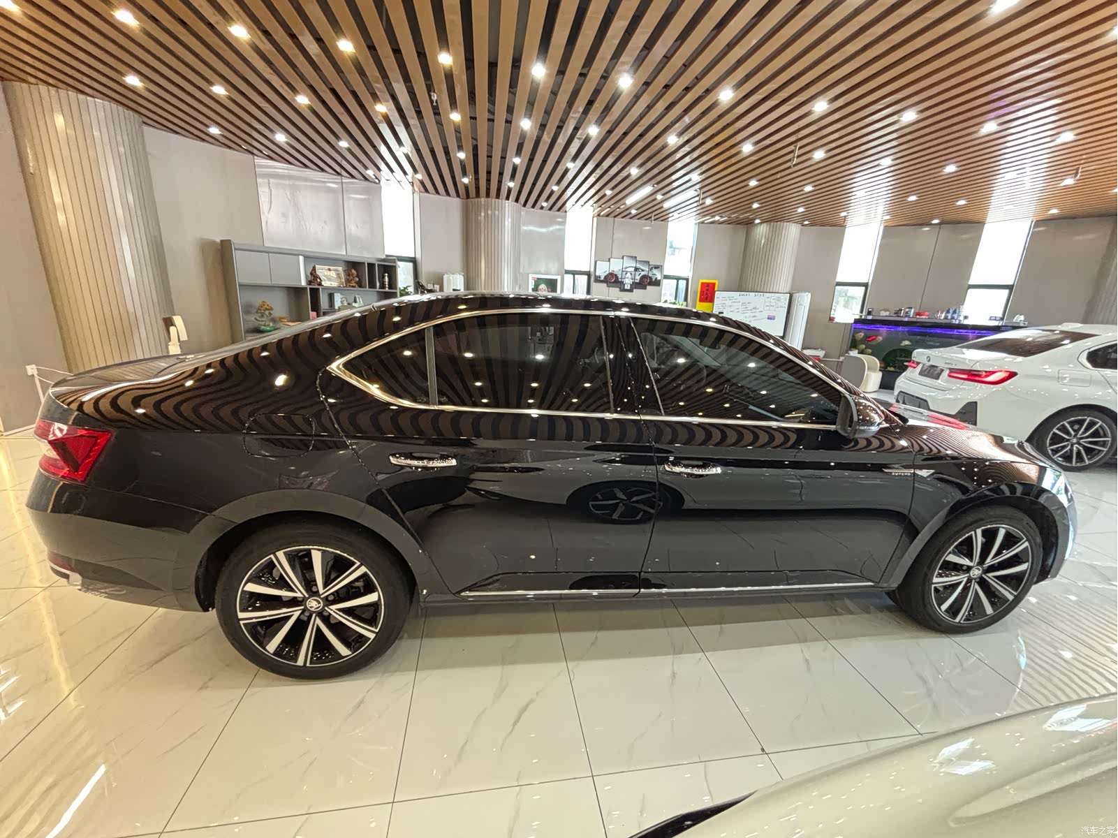 Skoda Superb, 2025 6
