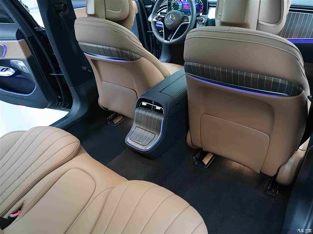 Mercedes-Benz E-Class, 2025 11