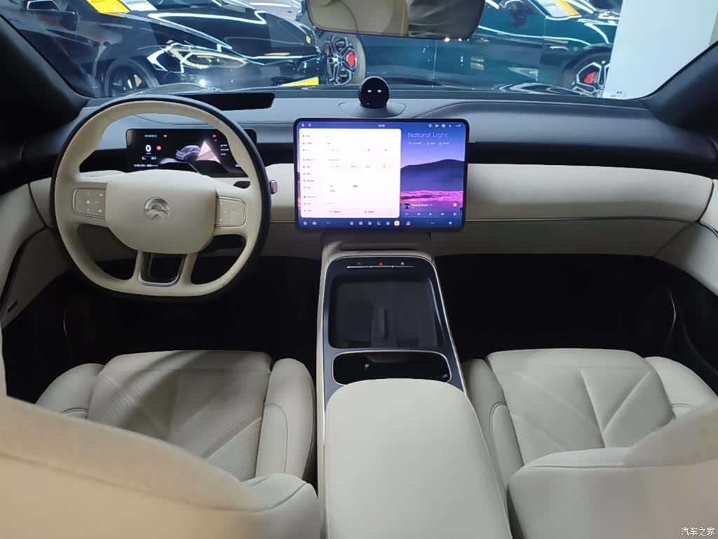 NIO ET5, 2025 10