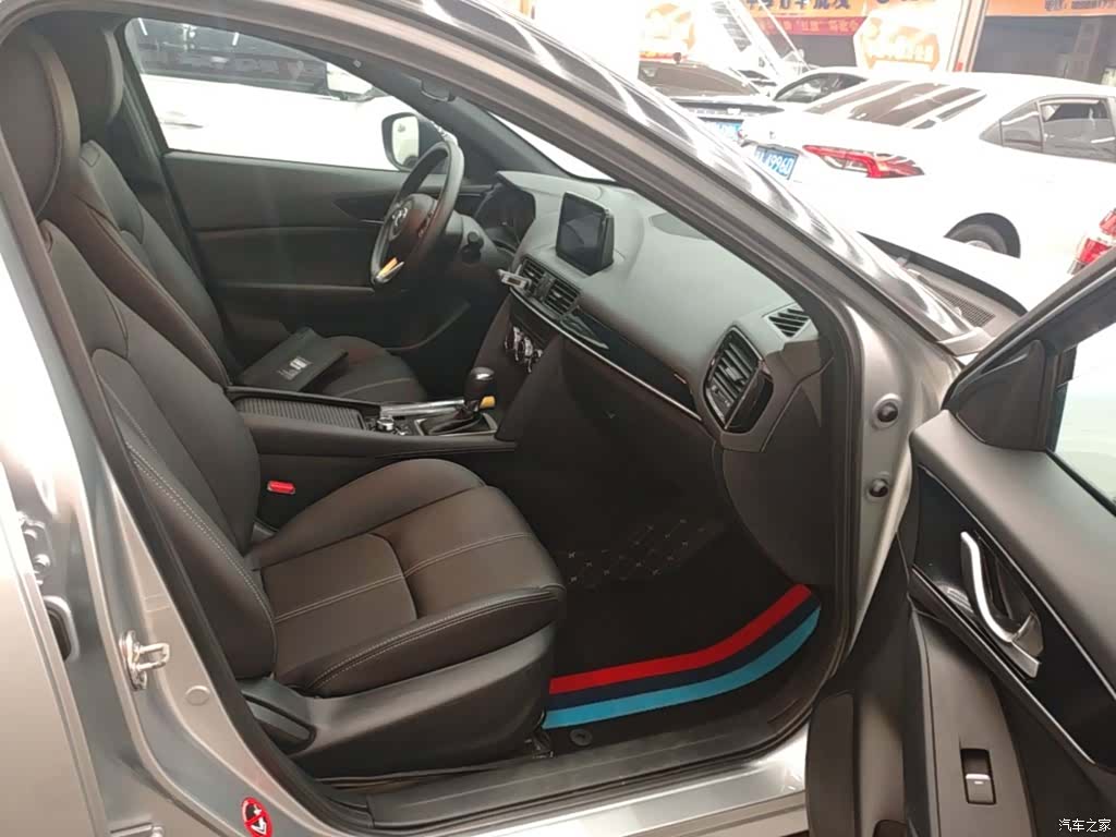 Mazda CX-4, 2022 25
