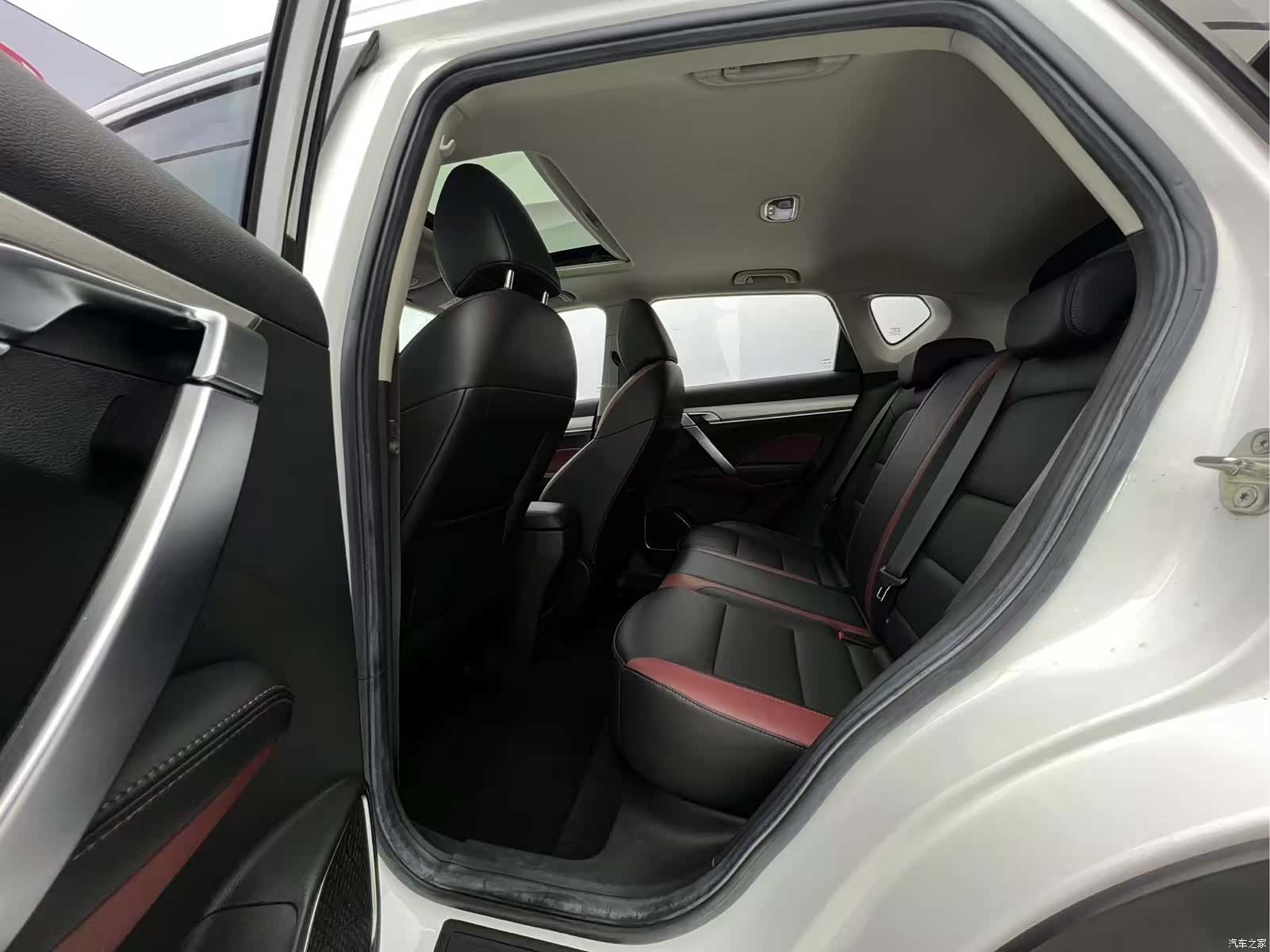 Geely Coolray, 2021 11
