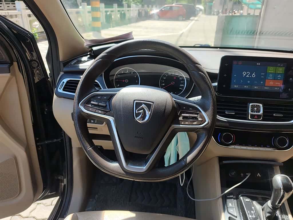Wuling 730, 2017 3