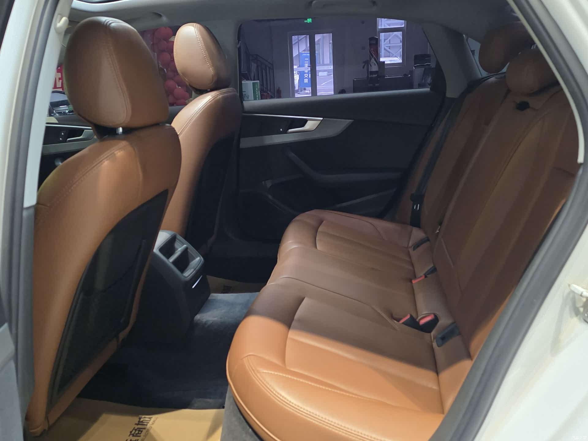 Audi A4L, 2019 9
