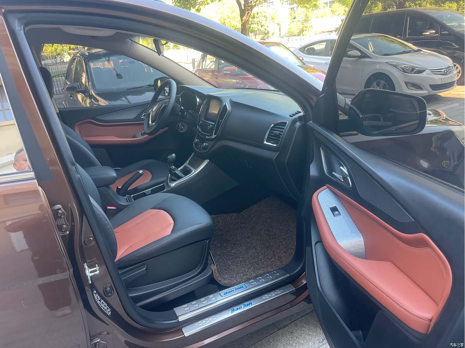 Wuling 560, 2015 9