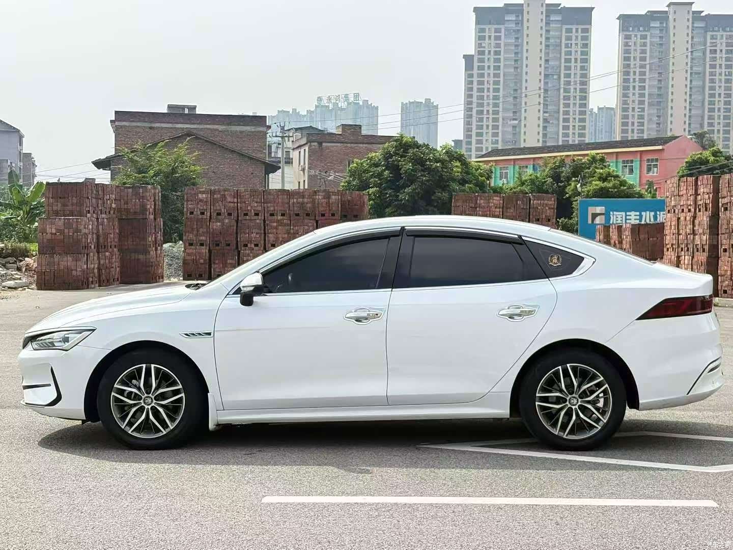 BYD Qin, 2022 8