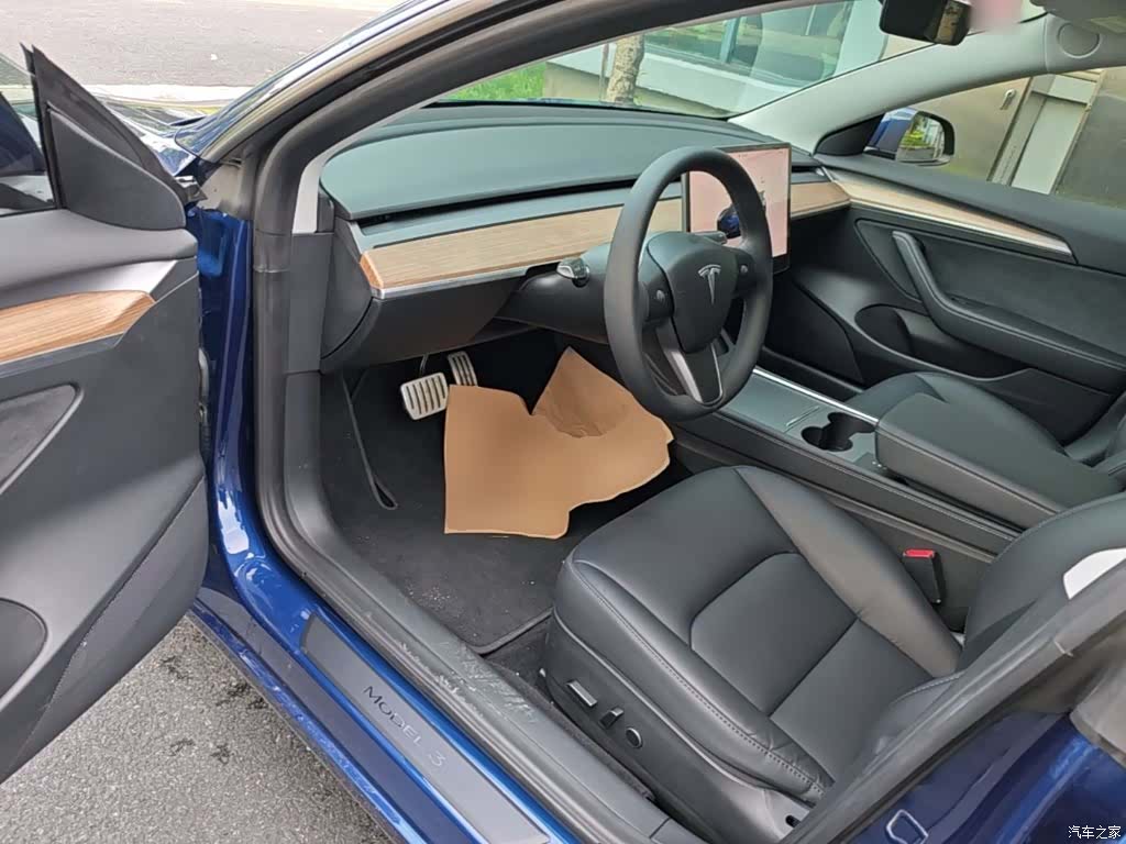 Tesla Model 3, 2021 12