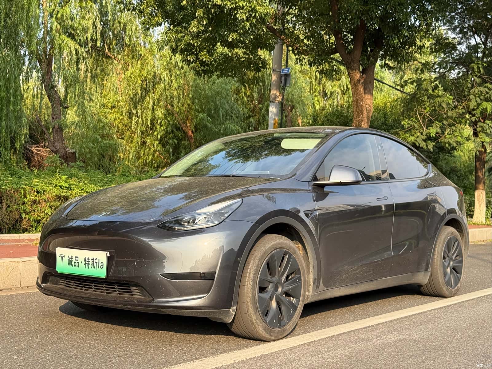 Tesla Model Y, 2024 1