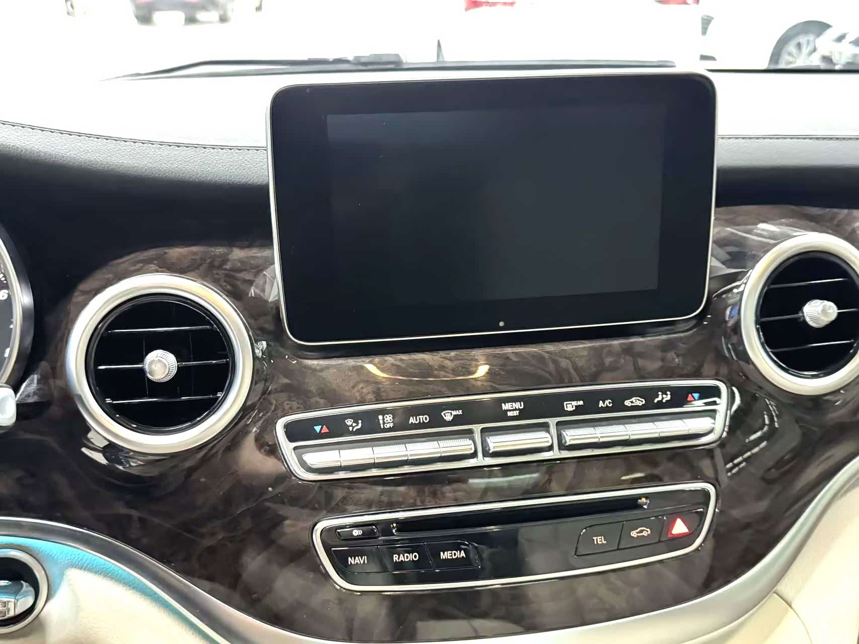 Mercedes-Benz V-Class, 2016 9