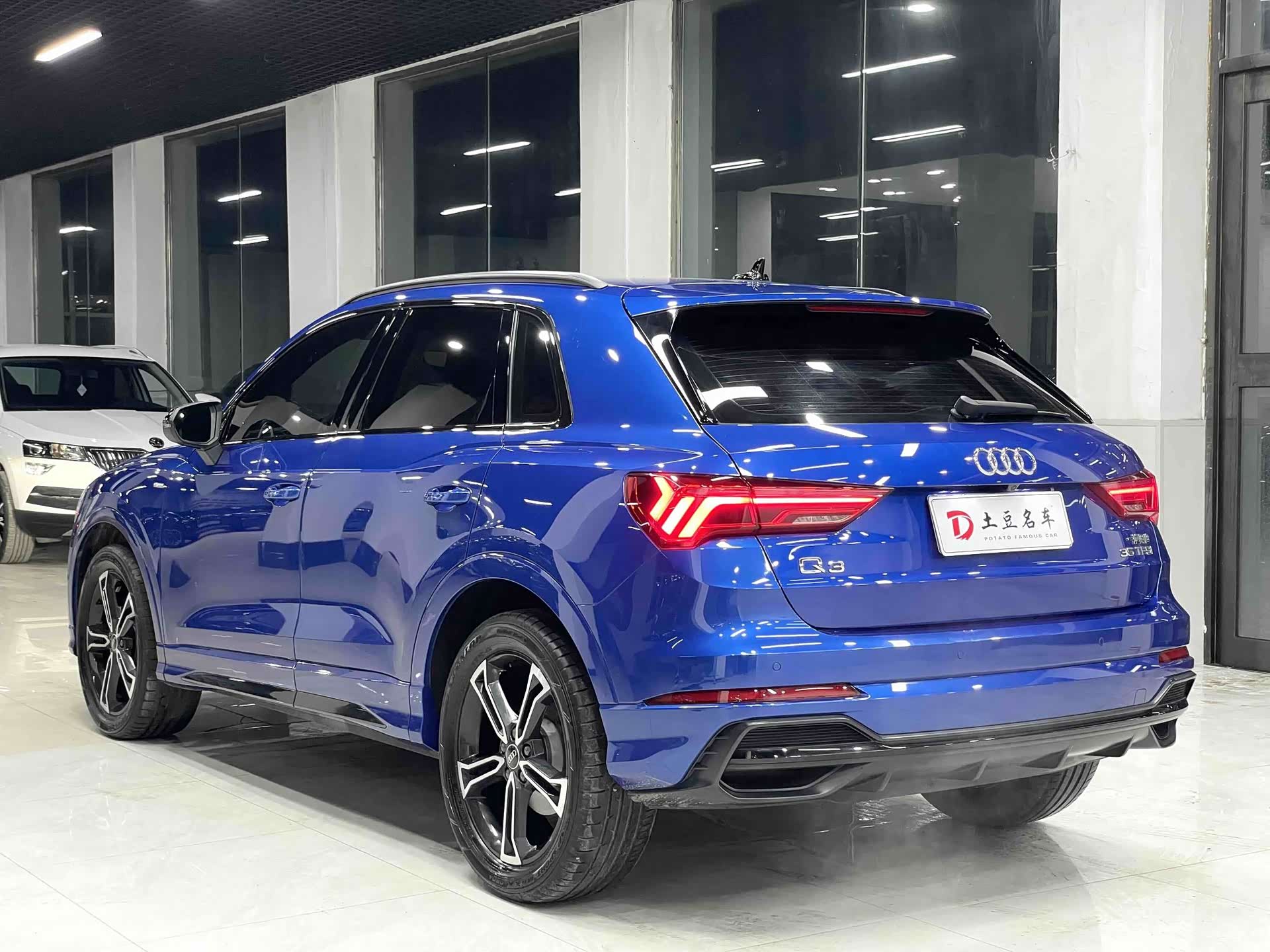 Audi Q3, 2023 4