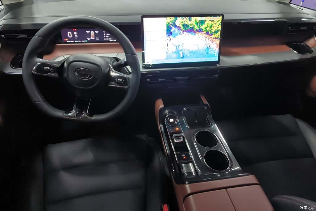 Trumpchi E8, 2025 12