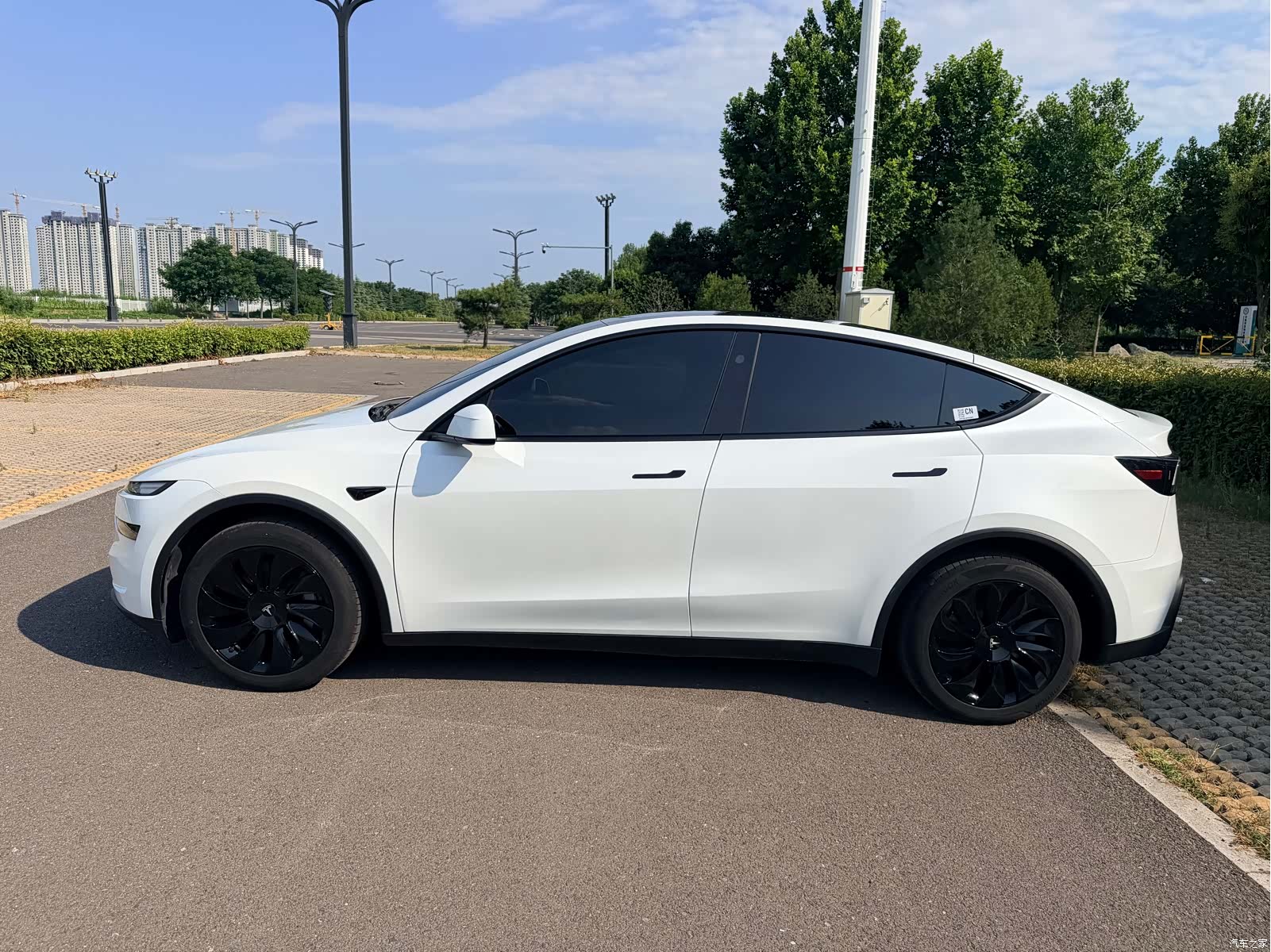 Tesla Model Y, 2026 4