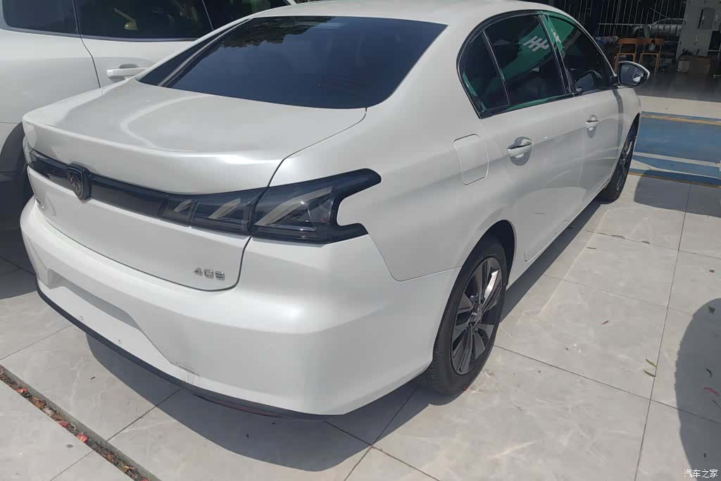 Peugeot 408, 2025 3