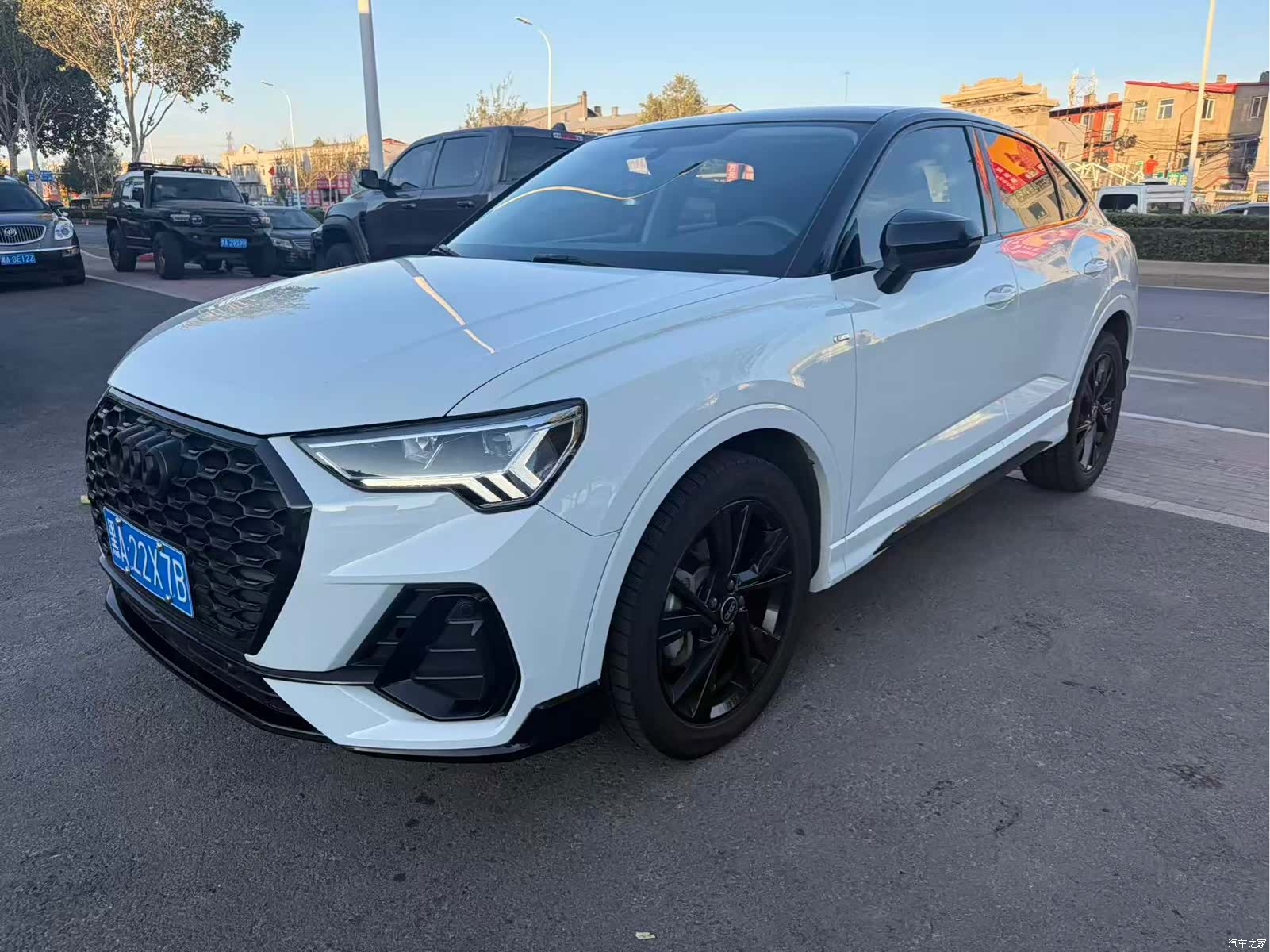 Audi Q3, 2023 1