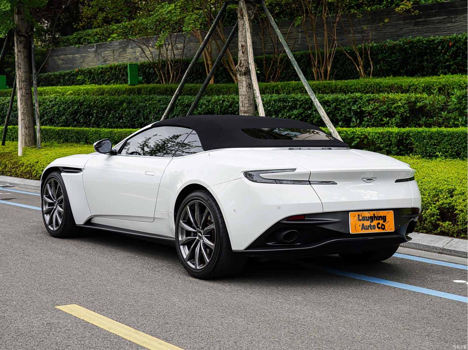 Aston Martin DB11, 2020 33