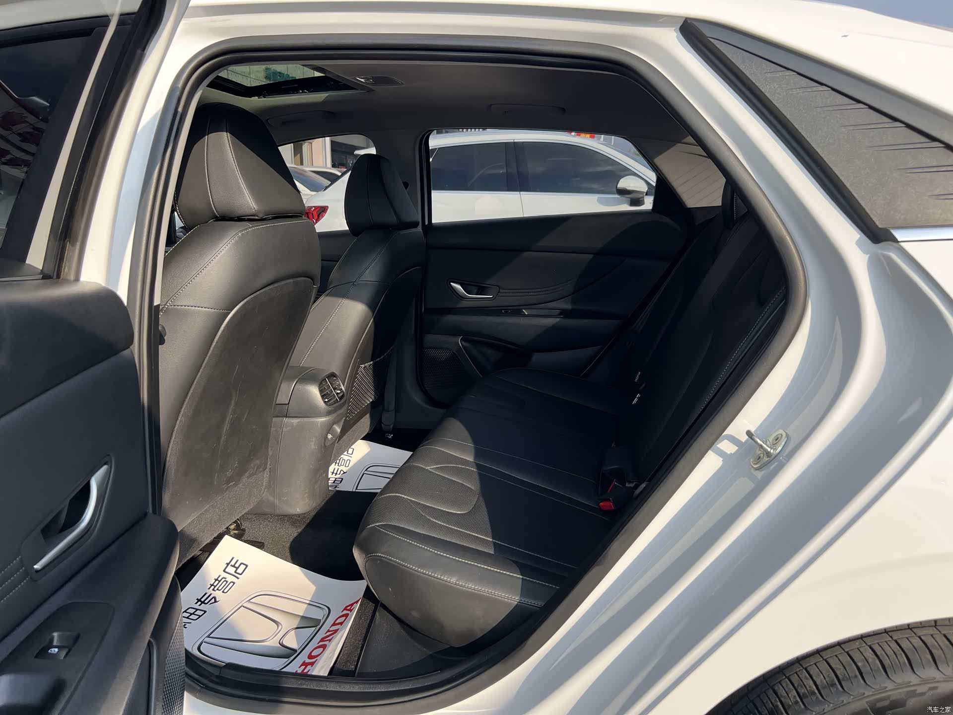 Hyundai Elantra, 2023 8