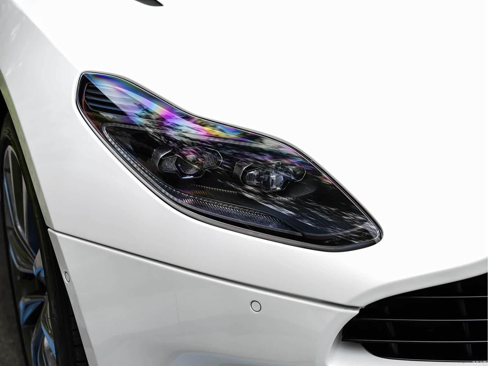 Aston Martin DB11, 2020 4