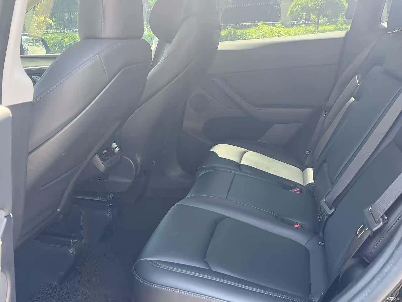 Tesla Model Y, 2023 12