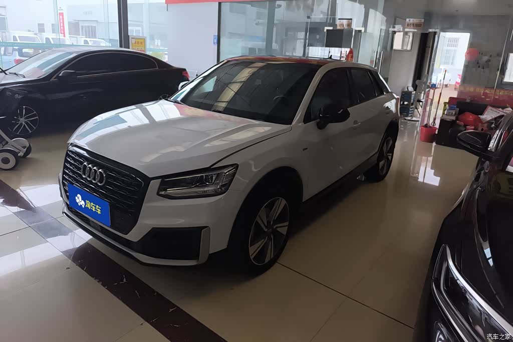 Audi Q2L, 2019 1
