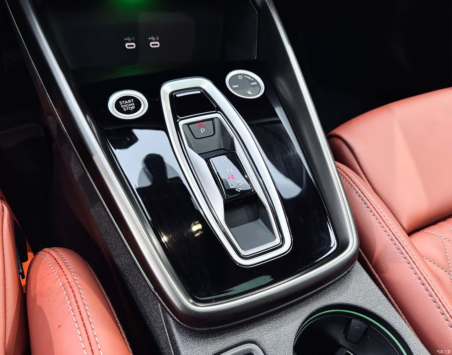 Audi Flying Spur, 2025 16