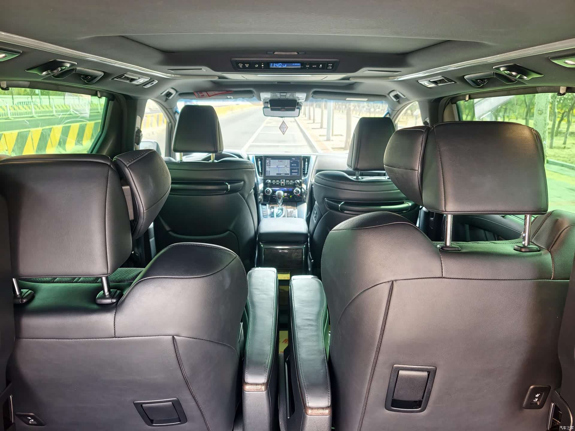 Toyota Alphard, 2021 28