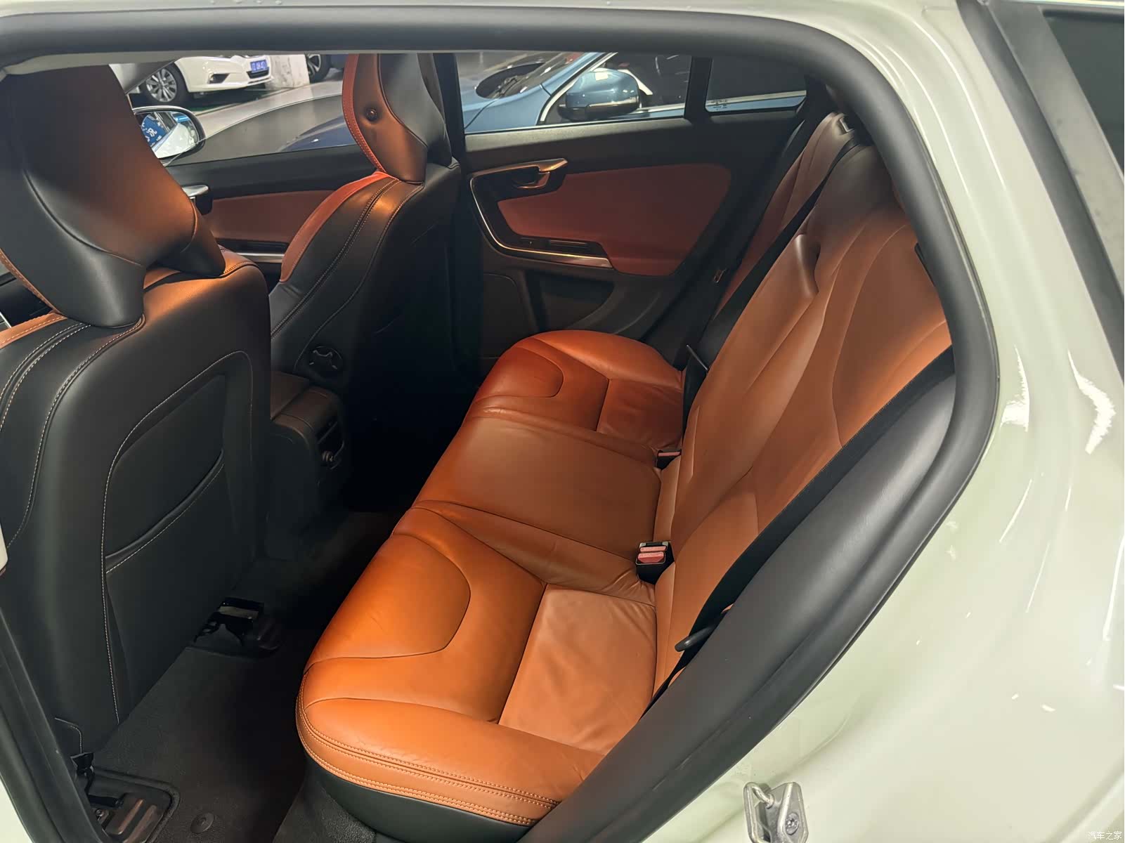 Volvo V60, 2014 6