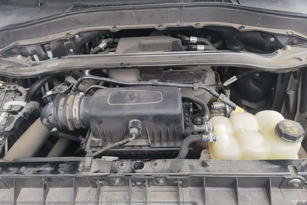 Ford Explorer, 2024 10