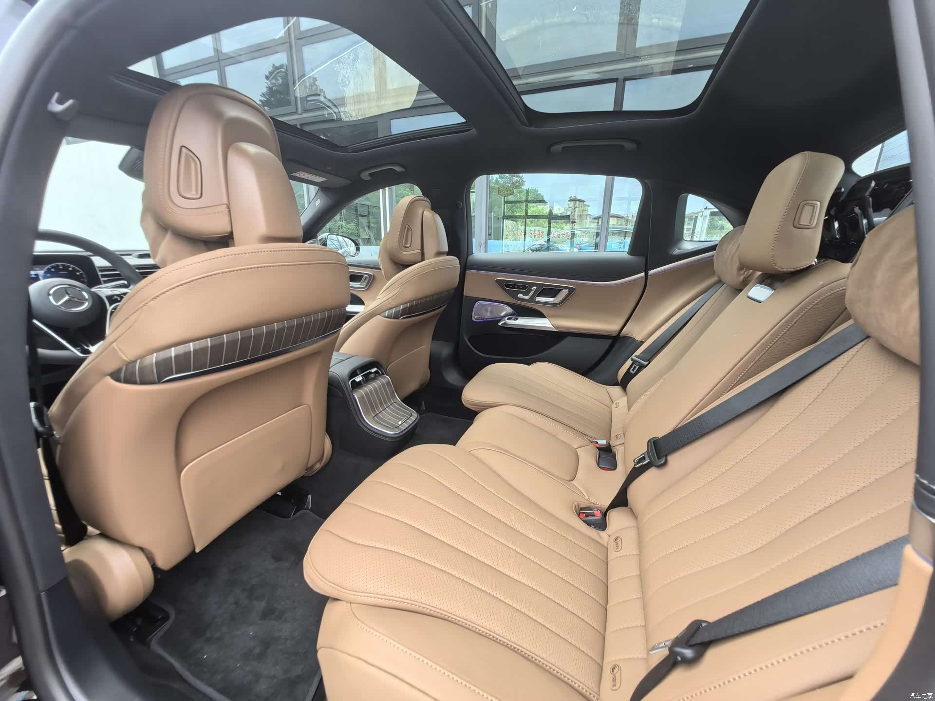 Mercedes-Benz E-Class, 2026 7