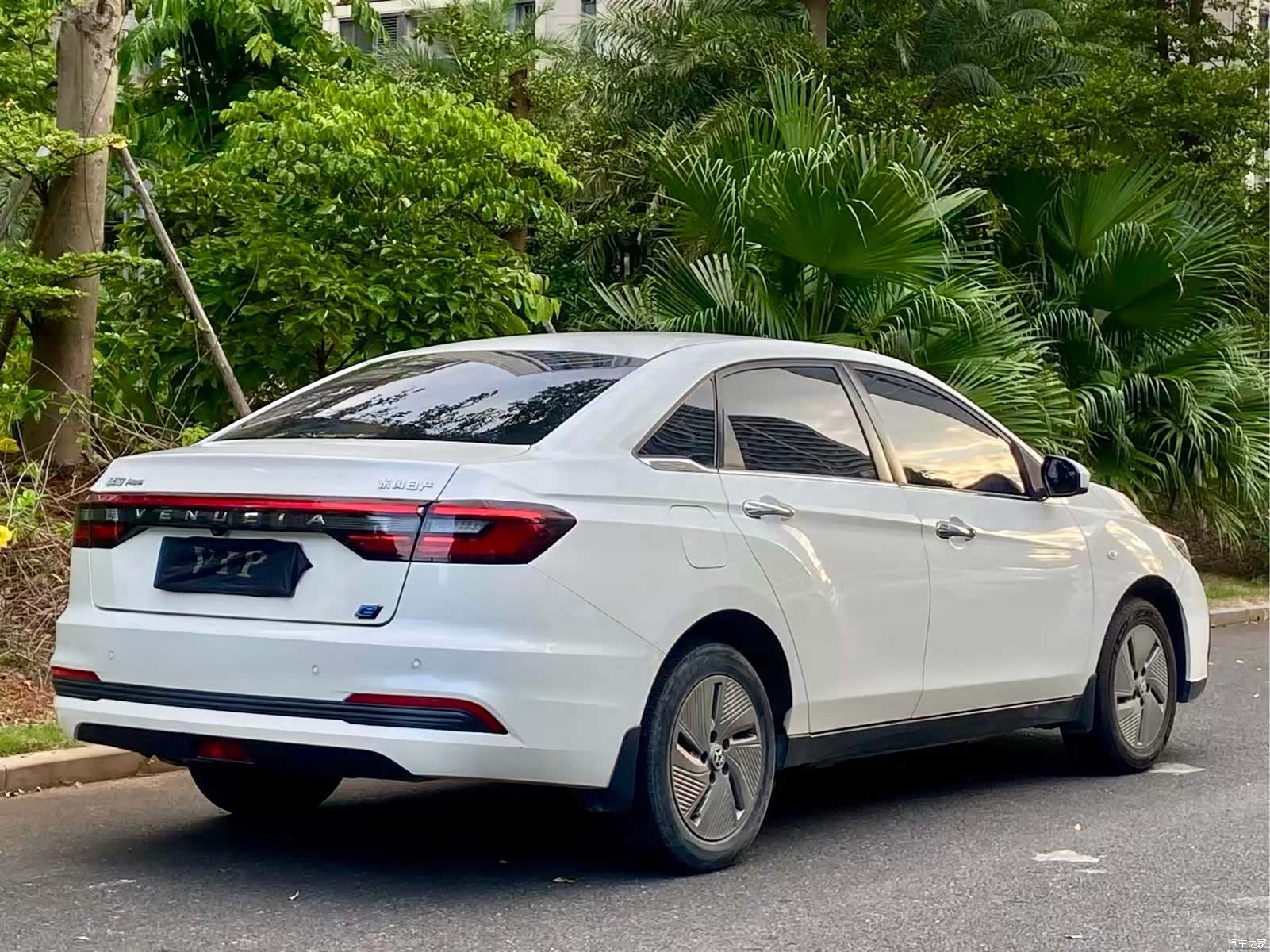 Nissan D60EV, 2022 18