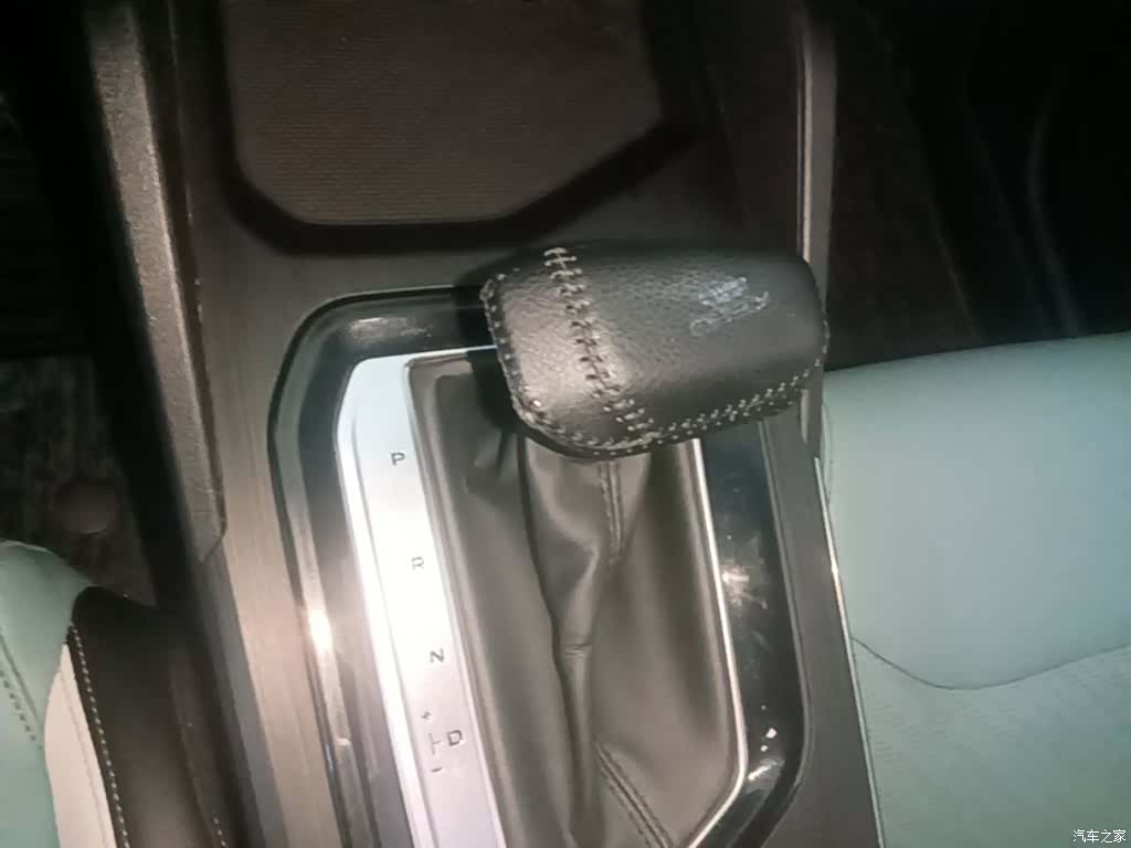 Geely Emgrand, 2022 14