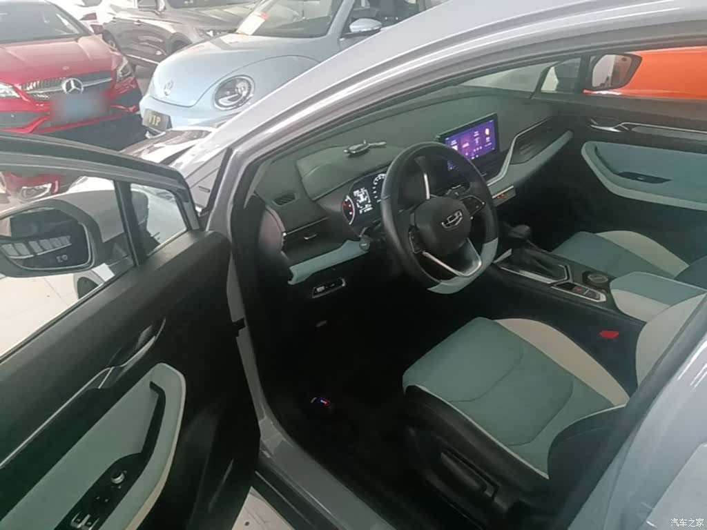 Geely Emgrand, 2022 16