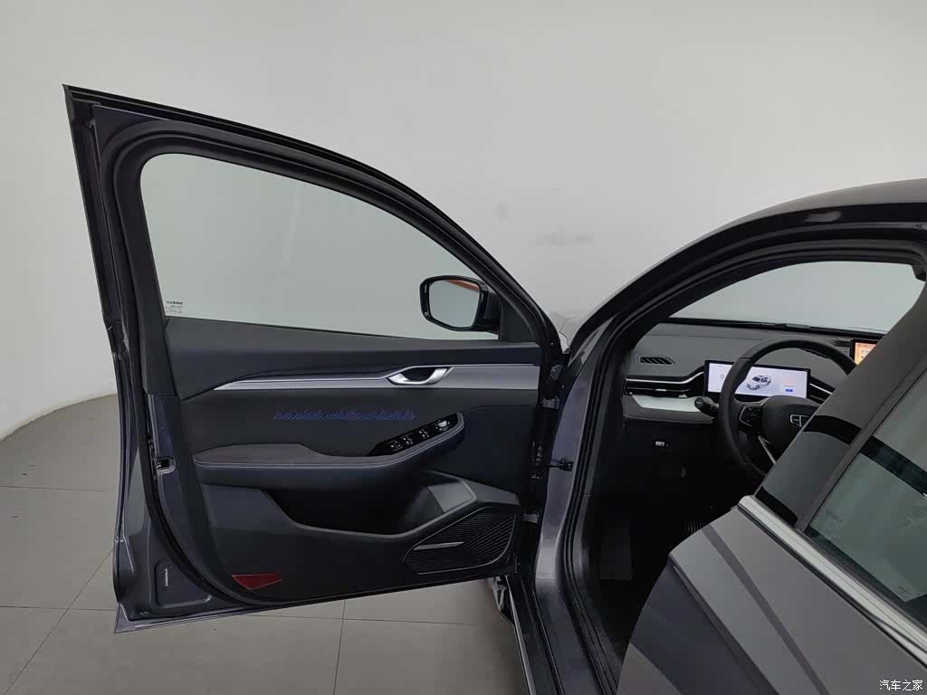 Geely Preface, 2025 8