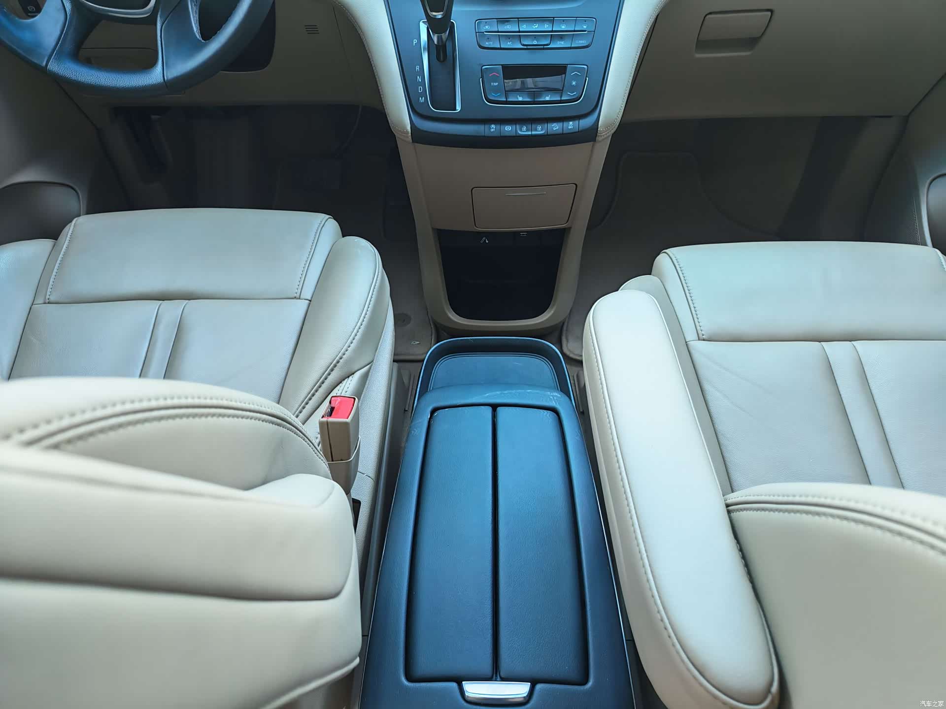 Buick GL8, 2019 10