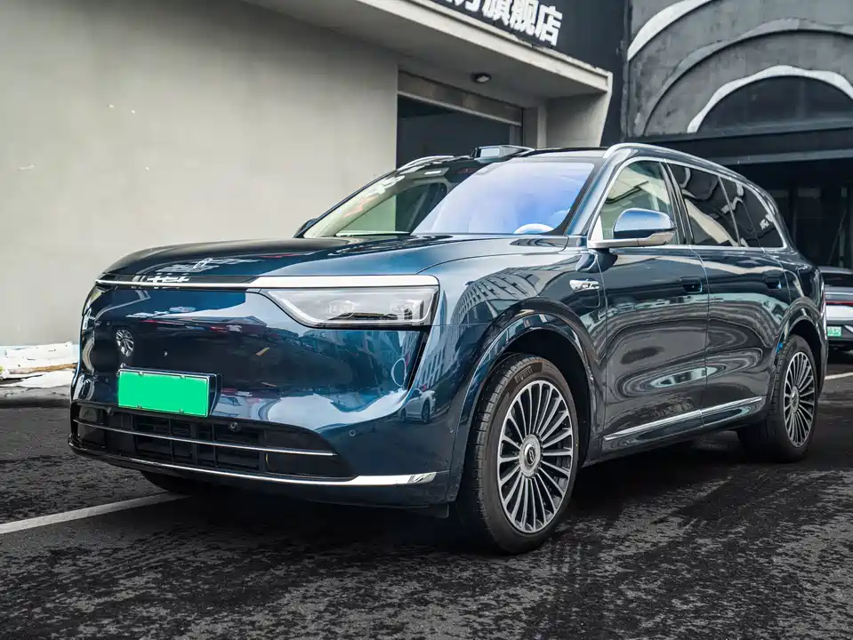 AITO Ask the world M8