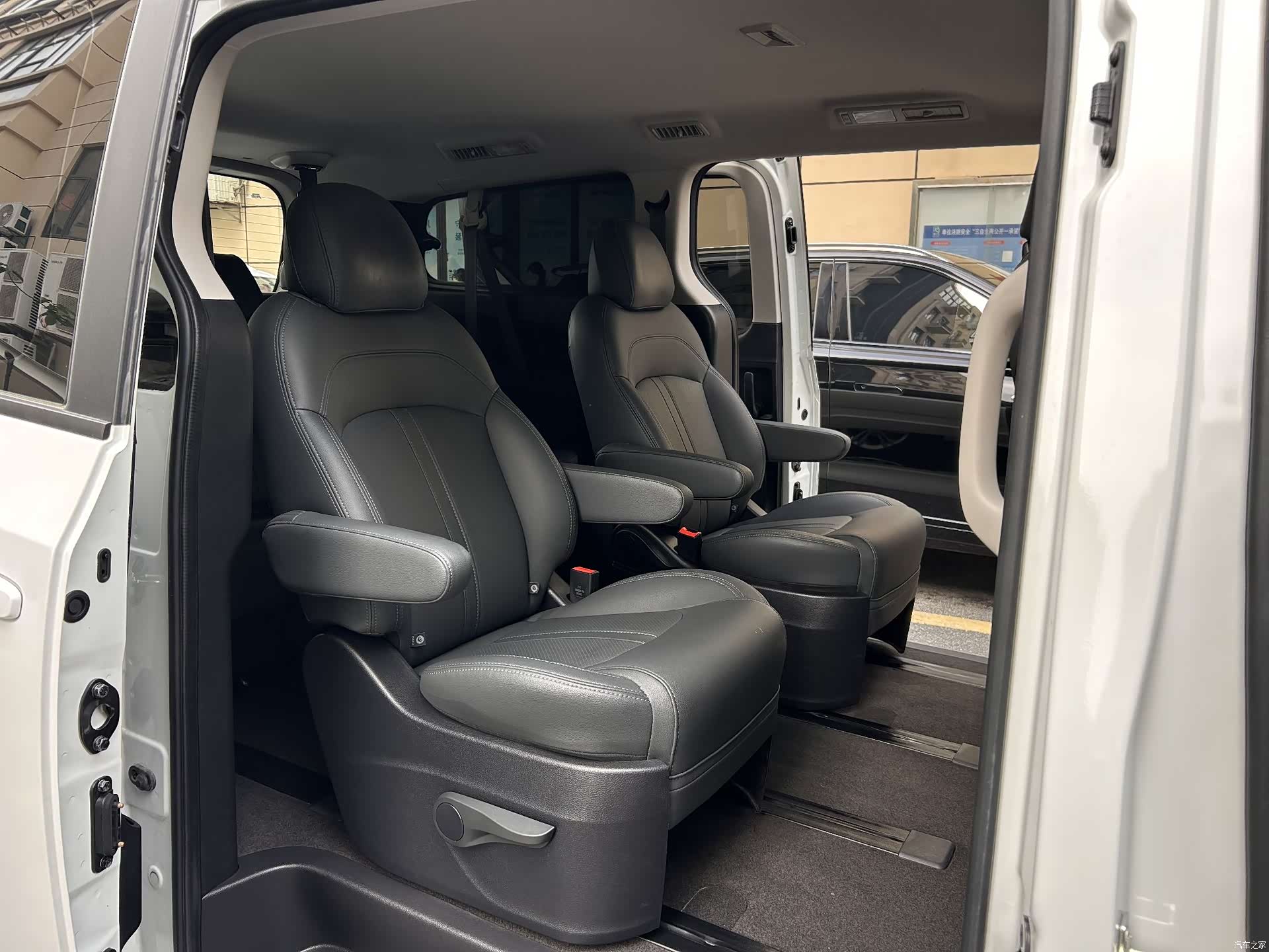 Maxus G10, 2021 11