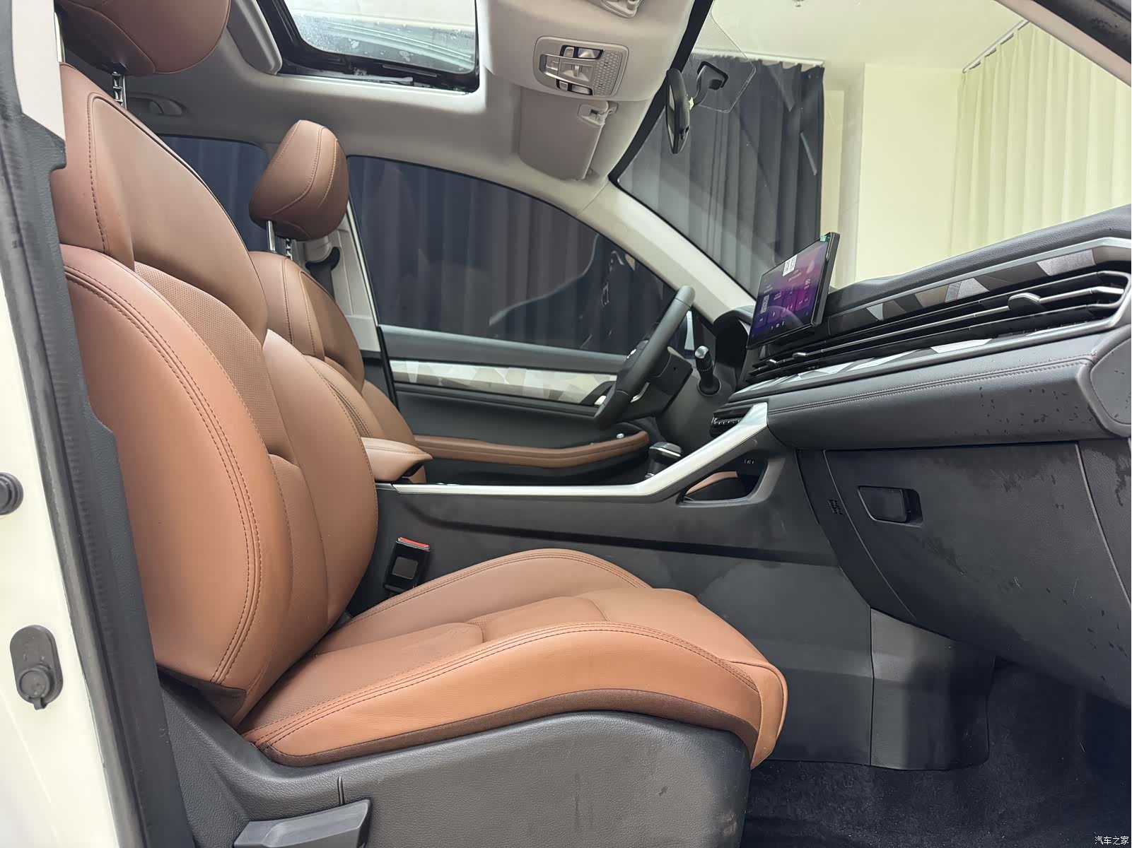 Geely X6, 2024 33