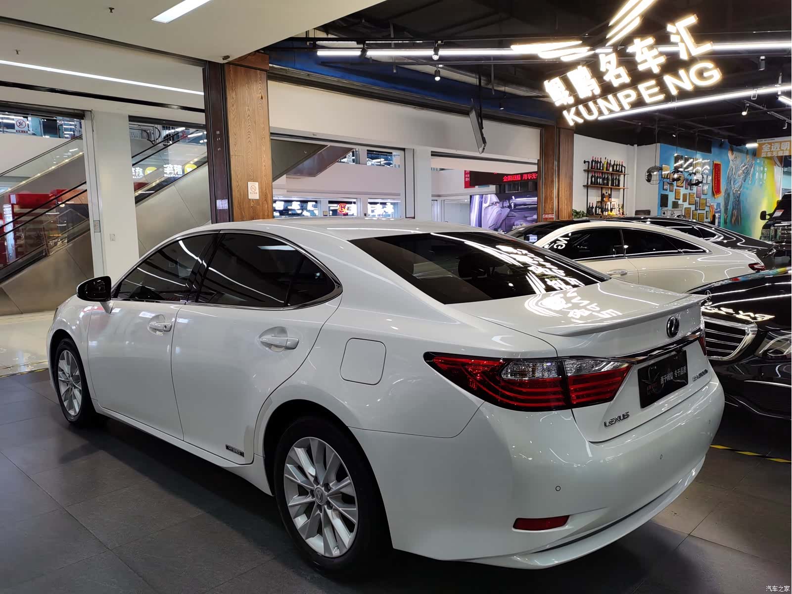 Lexus ES, 2015 3