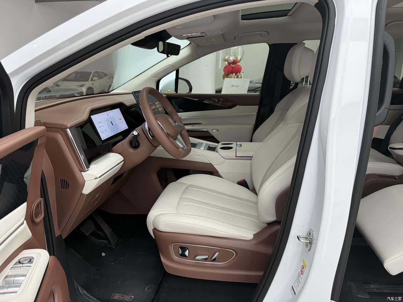 BYD Xia, 2025 все фото