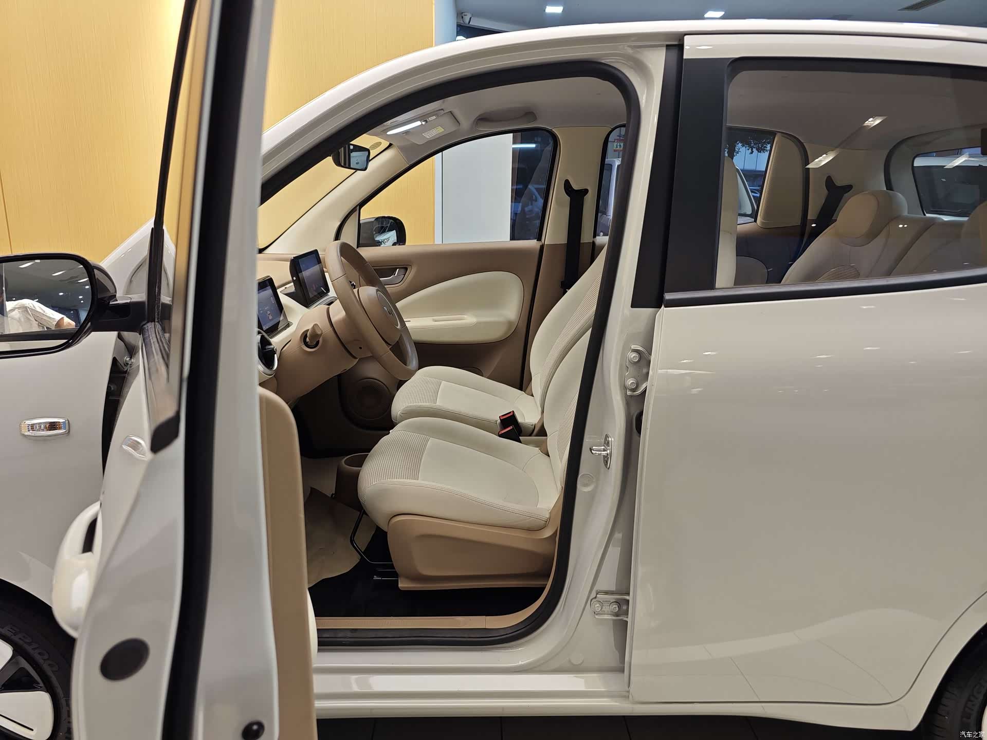 Wuling MINIEV, 2025 13