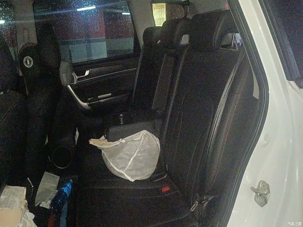 Haval M6, 2017 13
