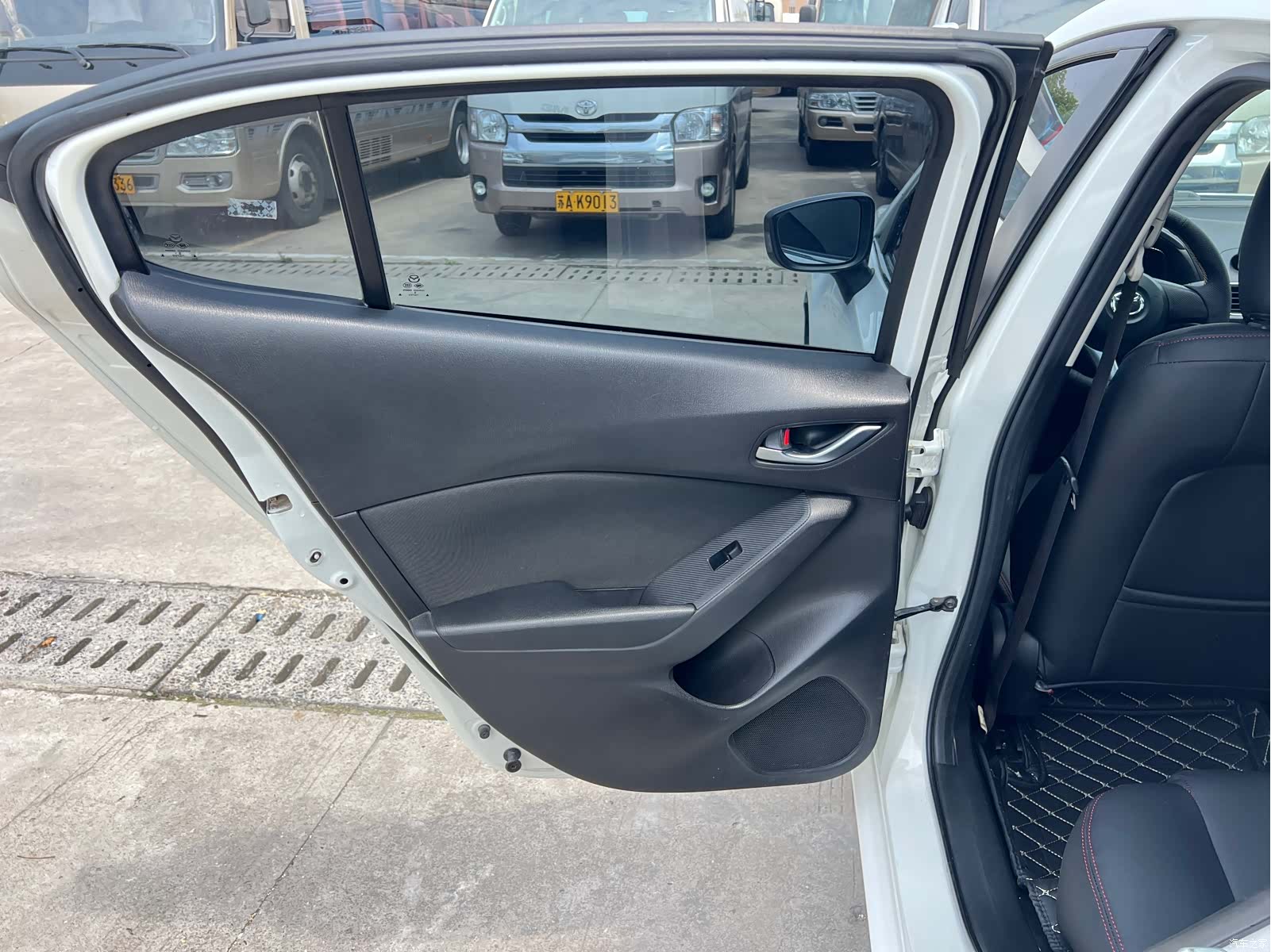 Mazda Mazda3, 2016 11