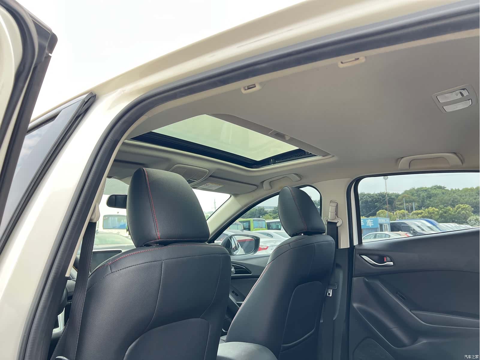 Mazda Mazda3, 2016 12