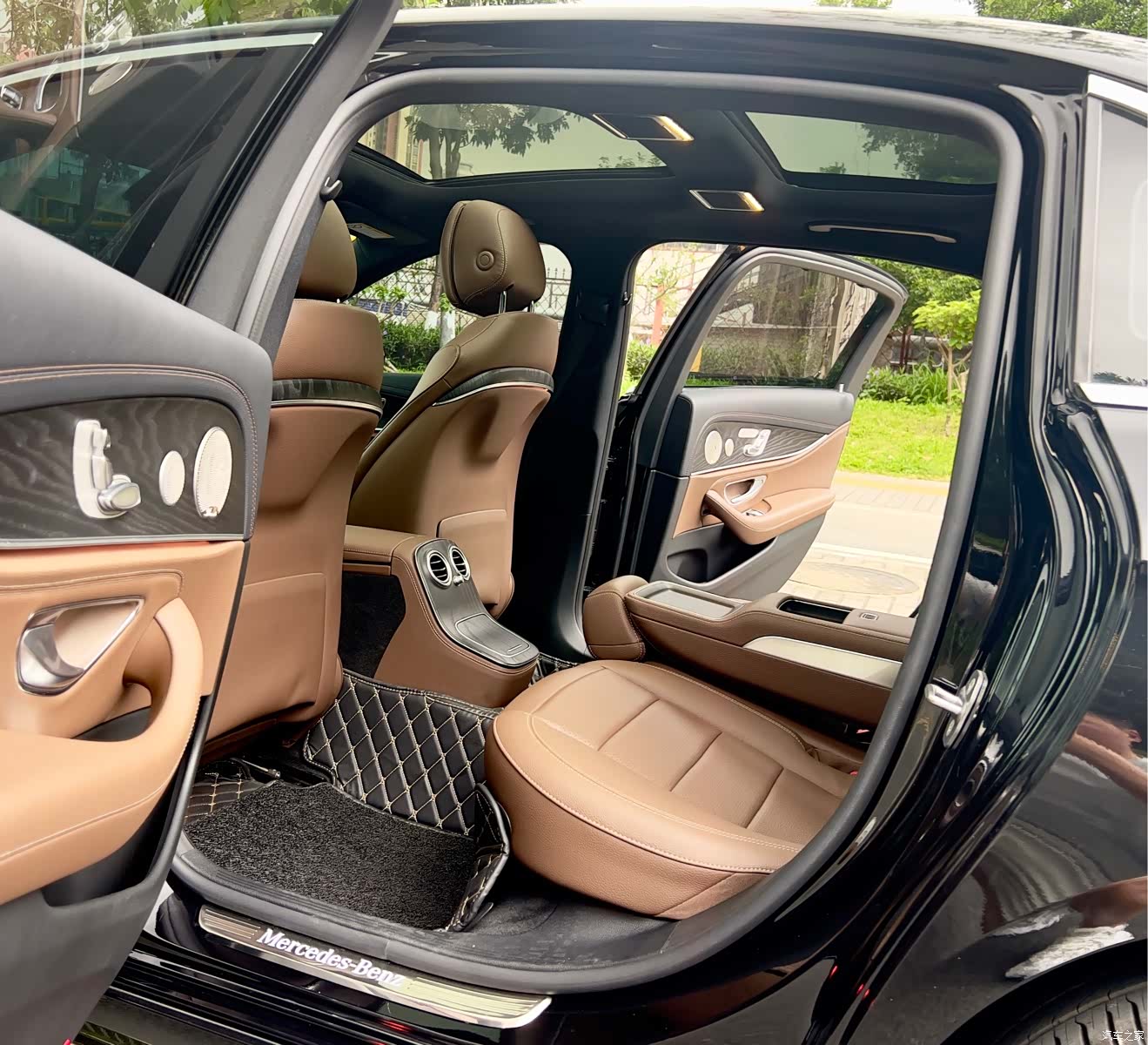 Mercedes-Benz E-Class, 2022 18
