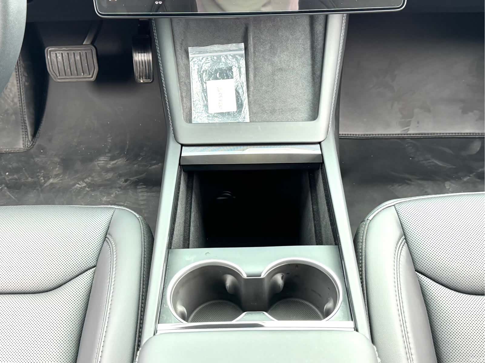 Tesla Model 3, 2025 18