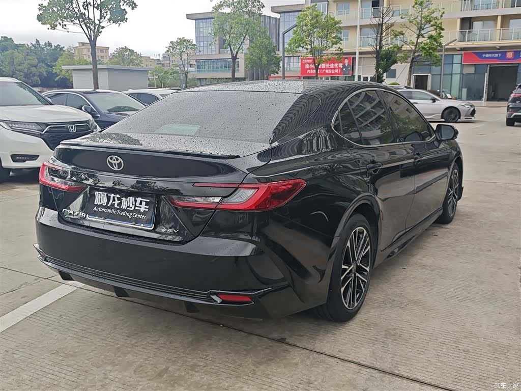 Toyota Camry, 2025 все фото