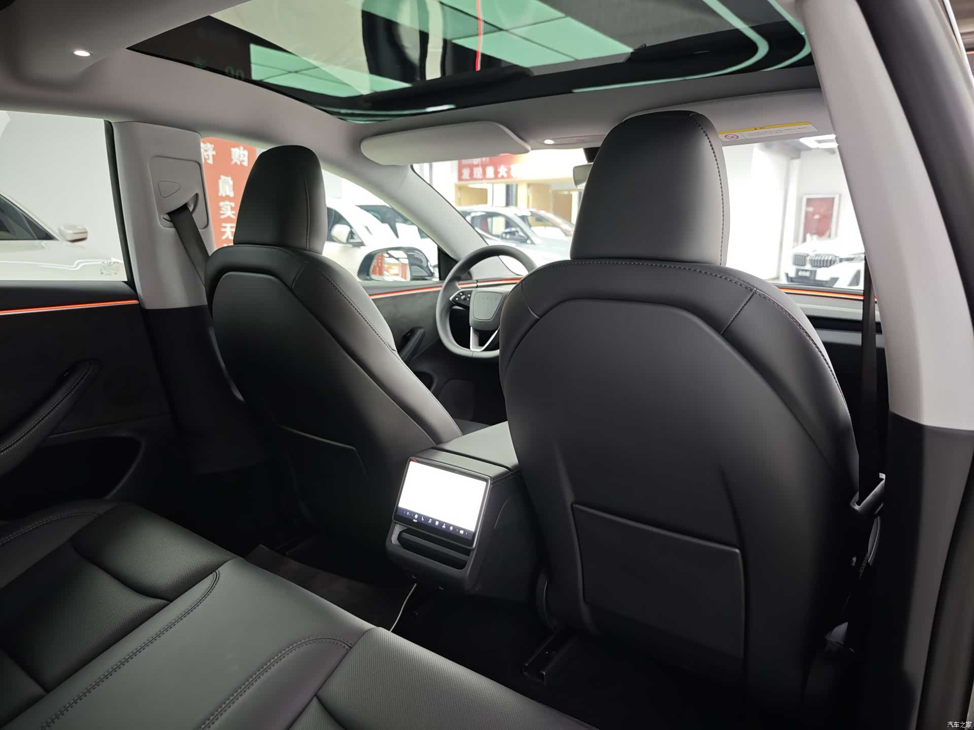 Tesla Model 3, 2024 12