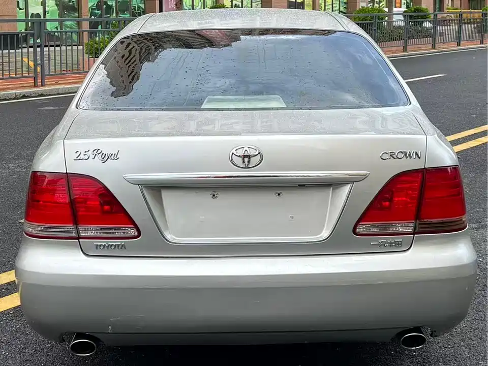 Toyota crown