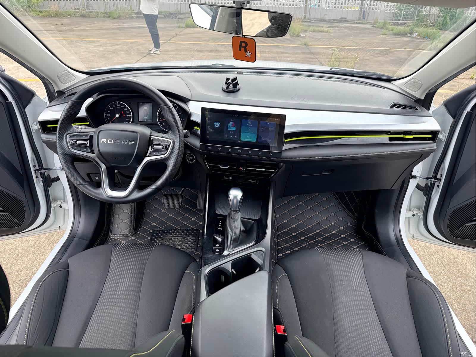Roewe i5, 2023 15